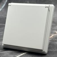 Elegant MTW-017 Розетка с/з с крышкой Белый