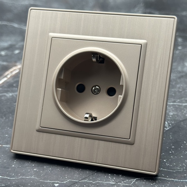 Nature MMG-013 Розетка   с заземлением（Золотой）