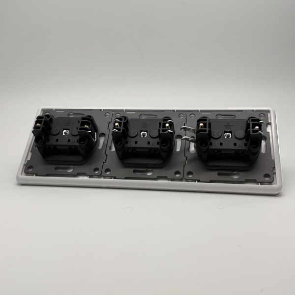 Aluminum MMW-3012 3 розетки без заземления（Белый）