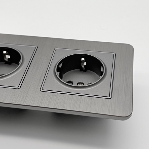 Aluminum MMC-3013 3 розетки с заземлением（Графит）