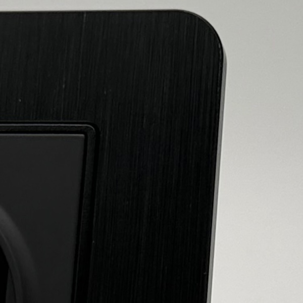 Aluminum MMB-2013 2 розетки с заземлением (Черный)